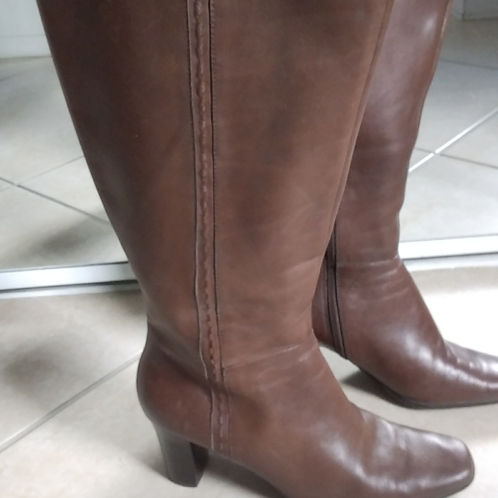 GENUINE LEATHER boots!!